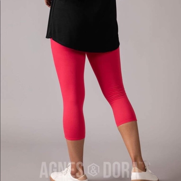 Agnes & Dora Pocket Crop Pant Cherry Rose - Picture 3 of 5